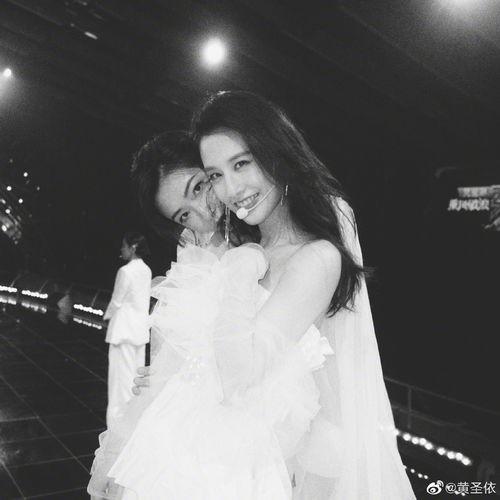杨子为啥放着白富美不要，娶了黄圣依，从婆婆的行为中或许能找到答案