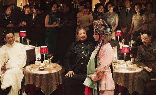 赔了夫人又折兵的夫人是谁，“赔了夫人又折兵”（黑帮老大黄金荣强娶少女）