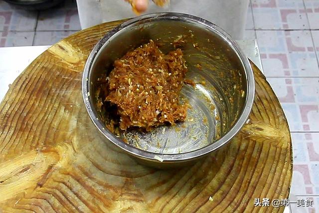 珍珠糯米丸子的家常做法，一拌一蒸、软糯鲜香颜值高
