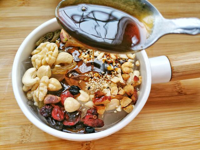 冰粉怎么做它的原料都有什么，冰粉是什么原料做的（分享详细配方比例）