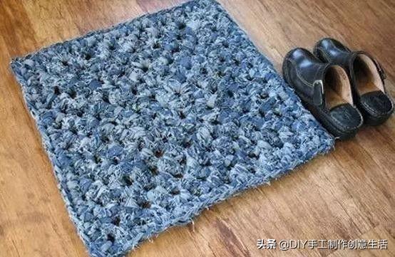 新型地毯制作方法,用旧衣服旧床单做的地垫地毯好看又耐用
