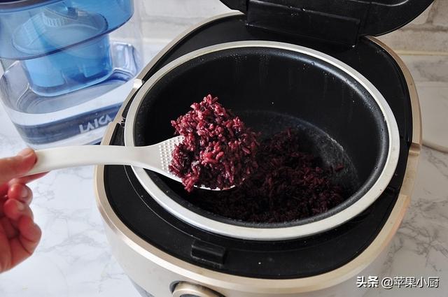 银耳煮多长时间能熟，凉拌银耳煮几分钟能熟（我煮出拉丝软糯的银耳汤只需十五分钟）