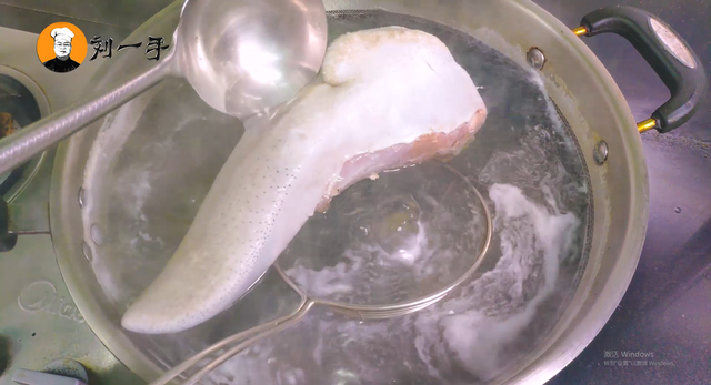 酒卤牛舌，卤牛舌怎么做好吃（40岁老师傅秘制卤牛舌做法）