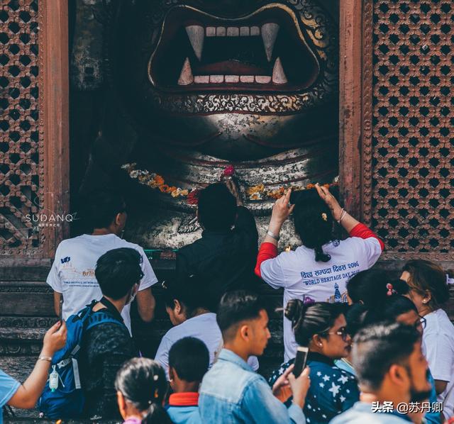 尼泊尔在哪，尼泊尔靠近中国哪个城市（尼泊尔那么穷，为何幸福指数高）