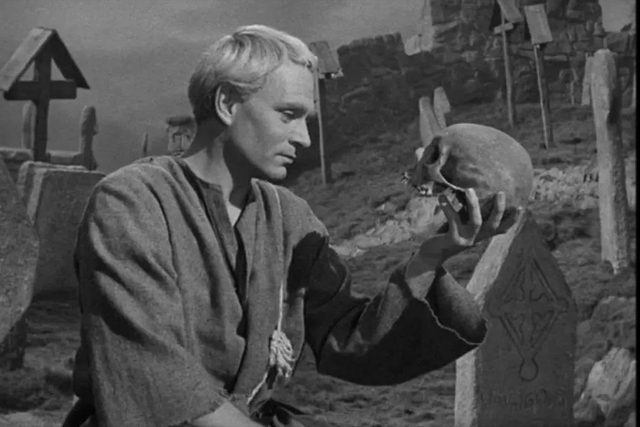 哈姆雷特简介故事梗概，哈姆雷特简介故事梗概50字（《哈姆雷特》：因拖延报仇）