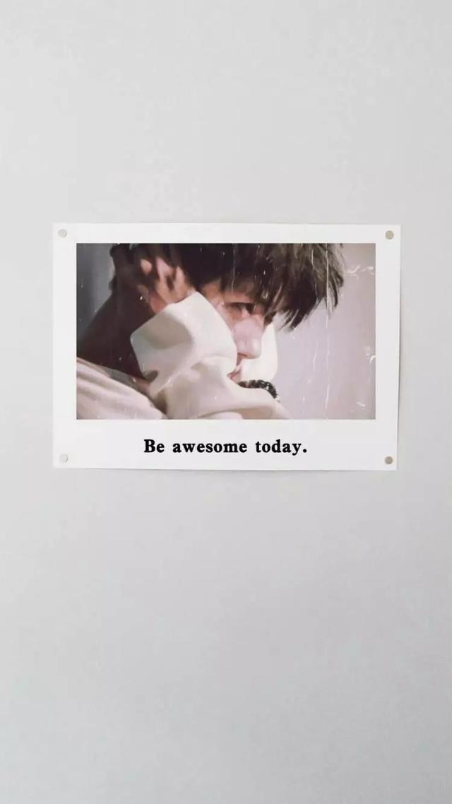 一组易烊千玺超拽帅气的高清图片   千纸鹤们在哪里呢，易烊千玺帅气的图片大全 霸气（有没有的千纸鹤在线签收呀）