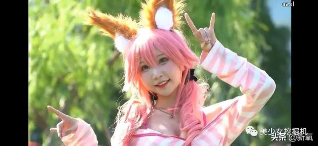 COS迪士尼公主出神入化的网红美少女,被爆抄袭黑料?