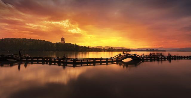 杭州必去的景点，杭州旅游必去景点推荐（杭州旅游十大必去打卡景点）