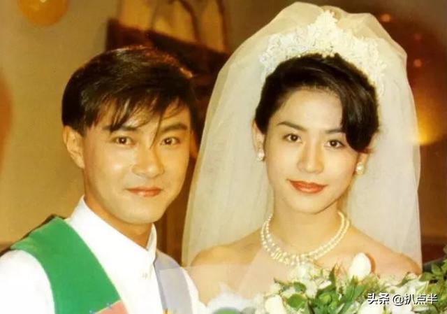 “最爱宣萱”的张卫健为何转身娶了张茜？相伴22载至今无子