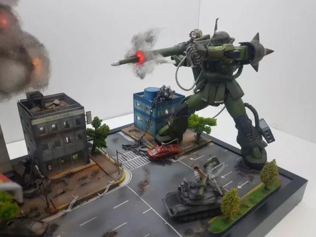扎古和高达区别，高达扎古是什么梗（佳作：白色恶魔vs扎古）