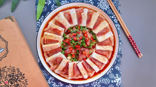 豆腐和腊肉怎么做不辣，上锅一蒸轻松搞定