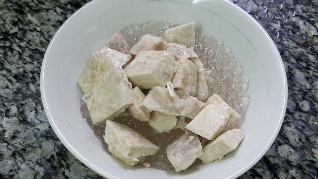 芋头西米露的做法，芋头水果西米露做法（广东很好喝的一道糖水）