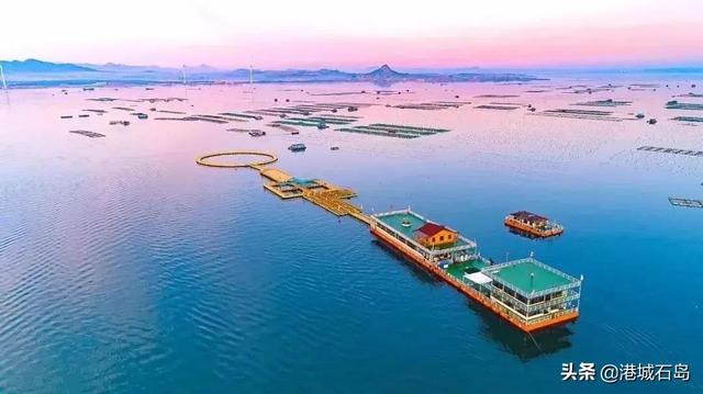 柒彩都市()，柒彩里美食城（徜徉在石岛初秋的那山那片海）