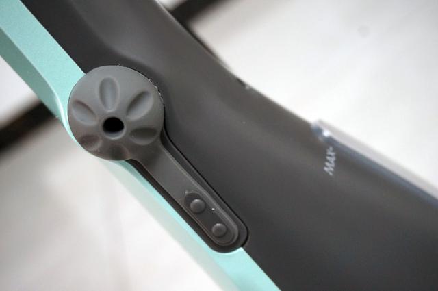 妙洁拖把头怎么换，胶棉拖把头怎么换视频（不弯腰不费力、一次清洁就干净）