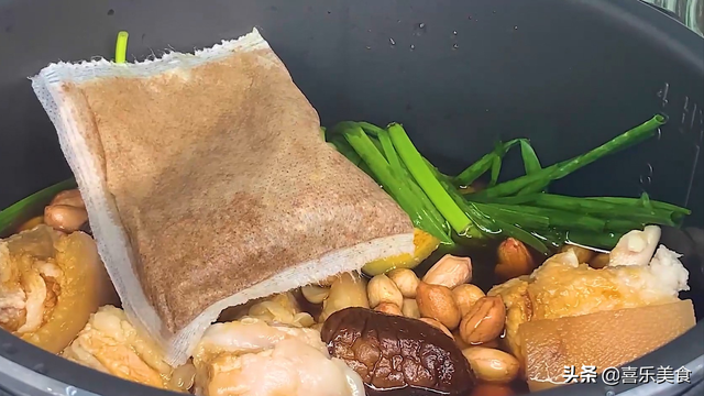 猪脚怎么卤才有嚼劲，猪脚怎么卤才入味好看（卤猪脚这样的家常做法）