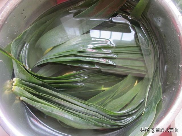 三角粽怎么包慢动作，三角粽怎么包慢动作图解（三角粽最详细的包法）