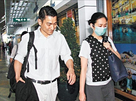 刘德华结婚了吗，刘德华 结婚（天王刘德华13年未办婚礼）