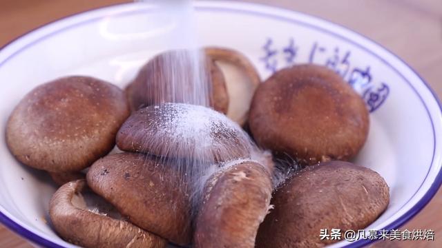 鮮香菇怎麼洗,鮮香菇怎樣清洗(香菇這樣做鮮香美味比肉好吃)