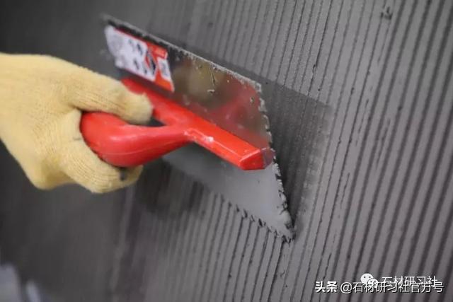 岩板是什么材料，岩板是什么材料合成的（一篇文章为你解答）