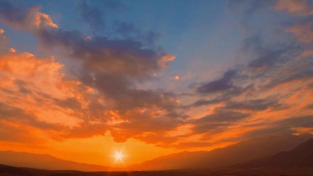 夕阳西下适合发朋友圈的句子，夕阳西下的唯美句子适合发朋友圈（描述夕阳优美句子）