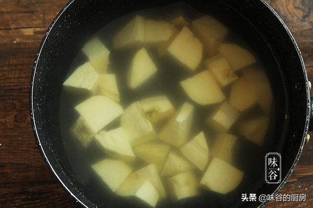 糯米酒怎么做甜汤，糯米酒甜汤的家常做法（冬日驱寒养胃的一碗甜汤）