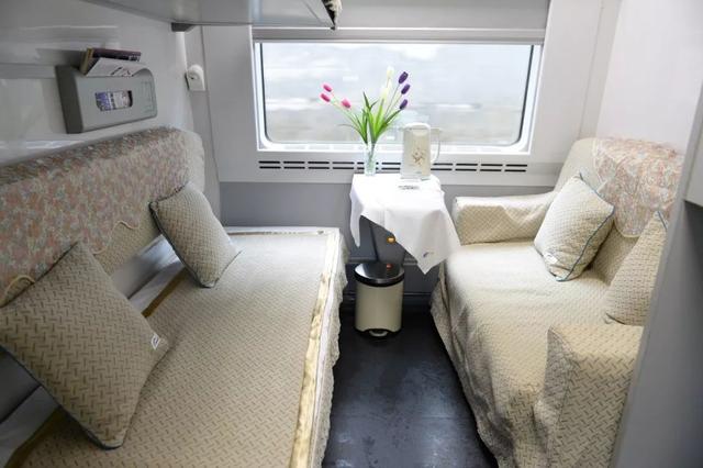 硬卧和软卧的区别图，硬卧和软卧的区别（生活小常识：软卧并不软）