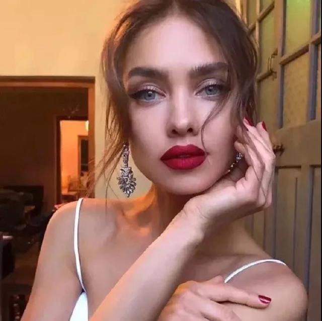 超酷的欧美女神像，爱死了！，超酷的欧美女神像图片（假如我年少不自卑）