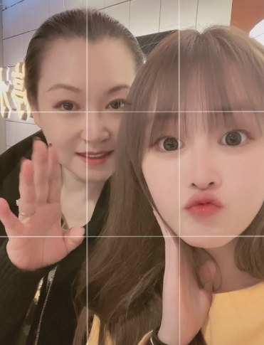 球球是谁，球球是谁的女儿（赵本山女儿球球与妈妈同框）