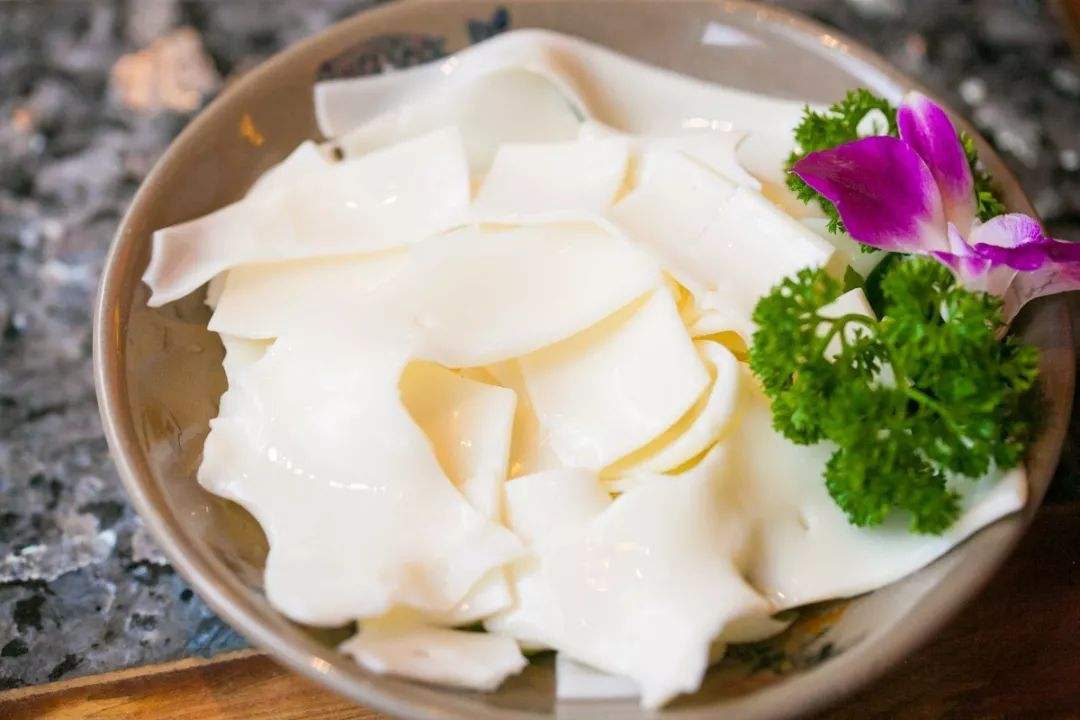 黄喉是什么东西，黄喉是什么（到底是动物的什么部位）