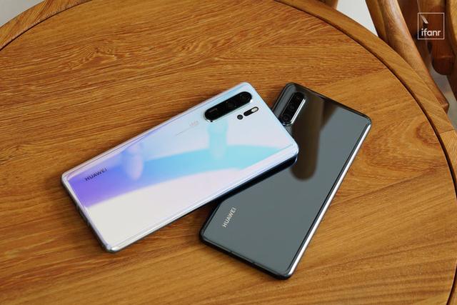 荣耀p30pro，p30pro升级鸿蒙系统（一位面面俱到的艺术生丨模范评测）