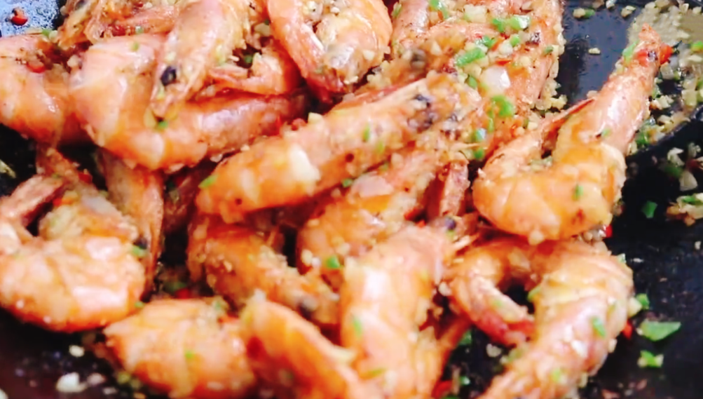 图片[5]-【椒盐虾】做法步骤图 做一大盆不过瘾 一看就会-起舞食谱网