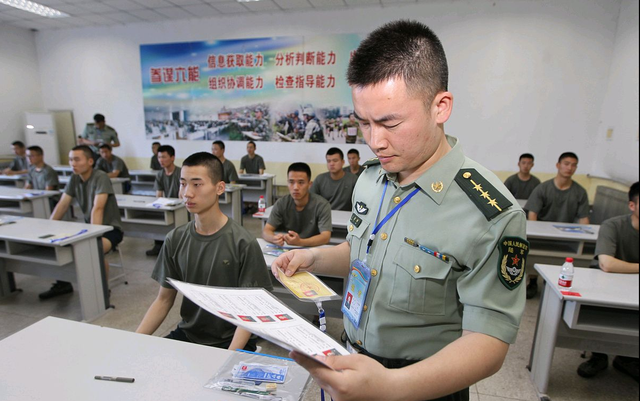什么时候当兵最好，大学生新生入伍什么时间走最合适（大几去当兵比较好，你知道吗）