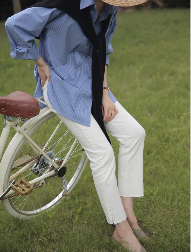 法式衬衫怎么搭配，法式衬衫怎么搭配衣服（你要有一件“法式衬衫”）