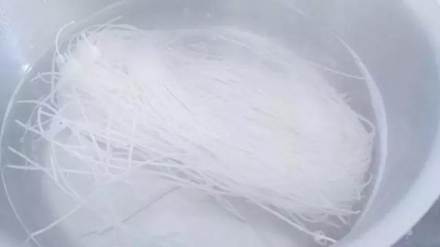 面线是什么,面线的做法和配料(比面条更软的“面”) 面线是什么,面线的做法和配料(比面条更软的“面”)