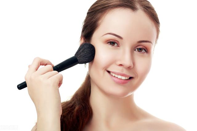 怎么判断女生有没有男朋友，怎么判断一个女生有没有男朋友（用这4点可以判断女生有没有男朋友）