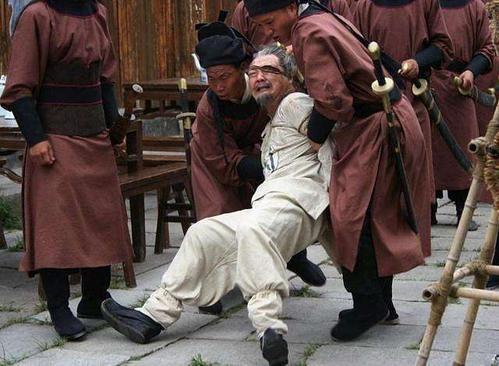 落叶归根是什么意思，人总要落叶归根是什么意思（古代官员卸任后）