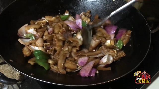 猪头肉怎么做好吃，猪头的做法大全（教你做美味下饭的农家猪头肉）