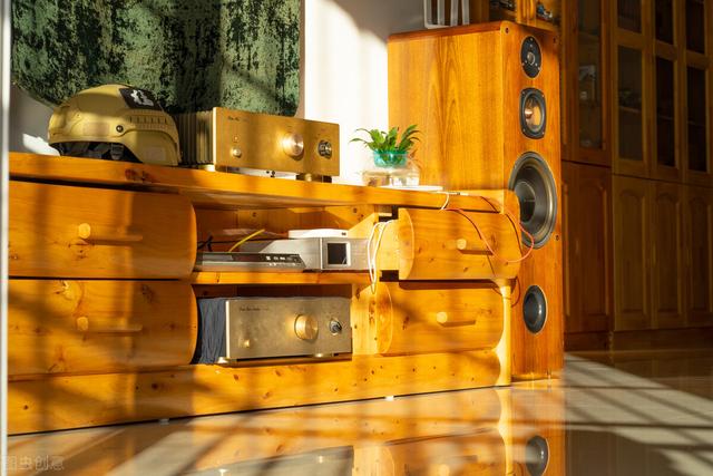 柏木家具的优缺点，柏树家具好吗（柏木家具优缺点解析及注意事项）