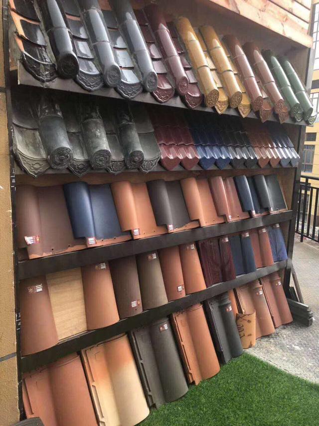 琉璃瓦多少钱，100平方琉璃瓦多少钱（树脂瓦和琉璃瓦你认识吗）