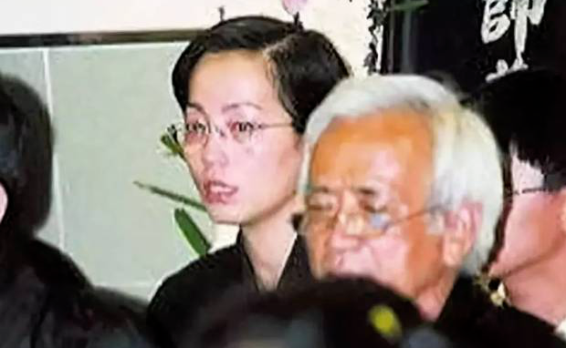 “殷十娘”苑琼丹的唏嘘往事，苑琼丹子图片（苑琼丹：猛追林正英）