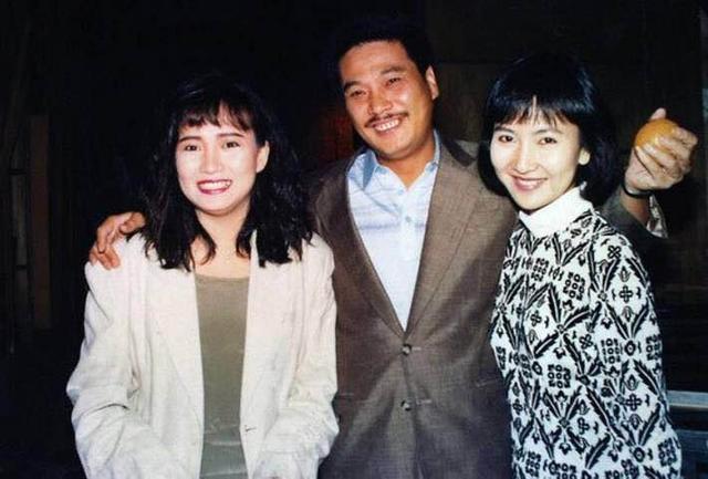 吴孟达生前饱受争议的2段婚姻，与3个女人纠葛，留下4女1子