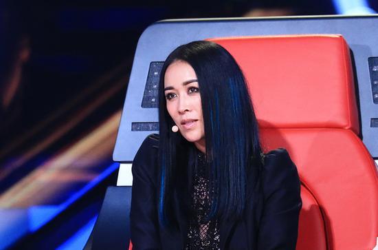 向往的生活彩灯是什么品种，向往的生活里的彩灯是什么动物（那英成《向往的生活》最“炸场”嘉宾）