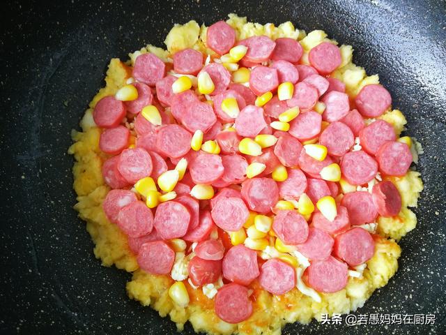 平底锅披萨的家常做法，平底锅做披萨的简单做法（孩子乐得合不拢嘴）