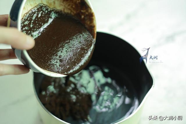 龟苓膏是什么做的，龟苓膏是什么做的乌龟（龟苓膏别以为就是凉粉）