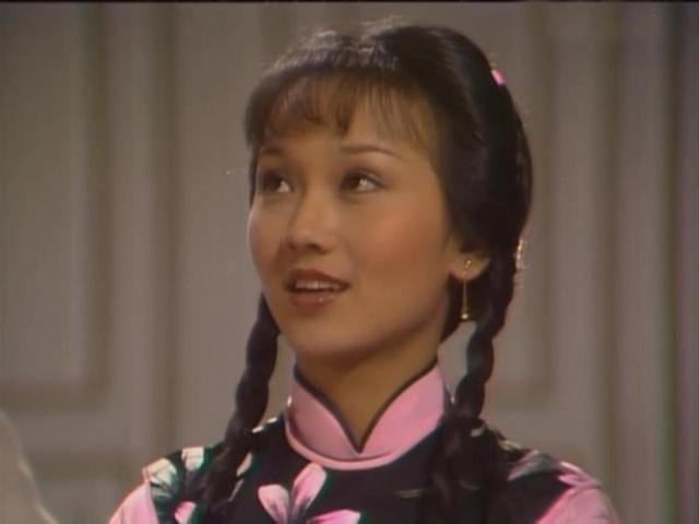 “万人空巷”中为什么街上没有一个人，“万人空巷”（周润发赵雅芝《上海滩》难以超越的经典）