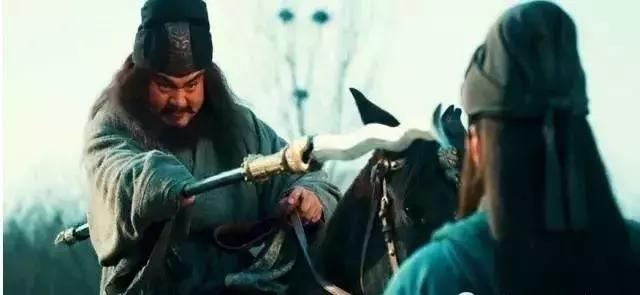 张飞用的是什么兵器，张飞的兵器（罗贯中为什么在《三国演义》中让张飞用蛇矛）