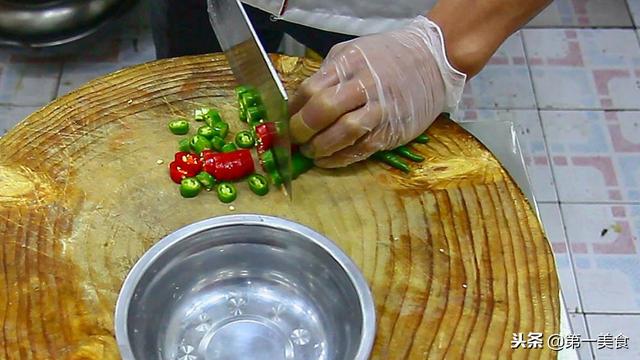 黄豆芽的家常做法，黄豆芽的十种家常做法（厨师长炒个黄豆芽）