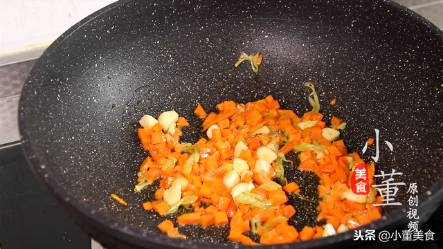 蛋炒饭怎样做才好吃，最基础蛋炒饭的做法（做蛋炒饭不纠结）