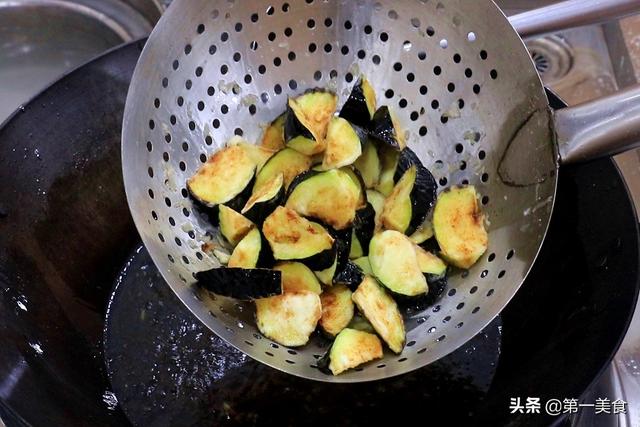 红烧茄子最简单的做法，家常烧茄子怎么做（红烧茄子家常做法）