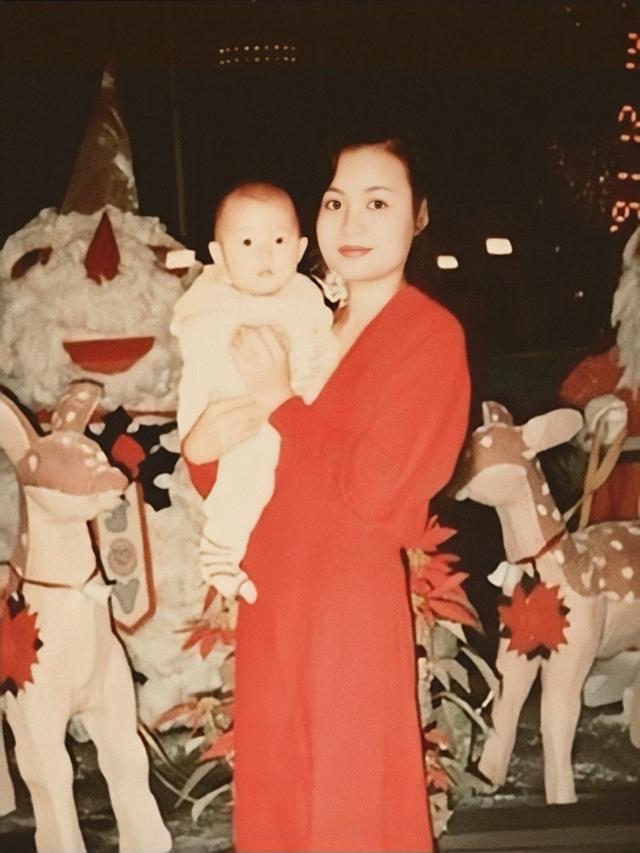 郭美美事件是怎么回事，郭美美事件始末（“炫富网红鼻祖”郭美美的堕落史）